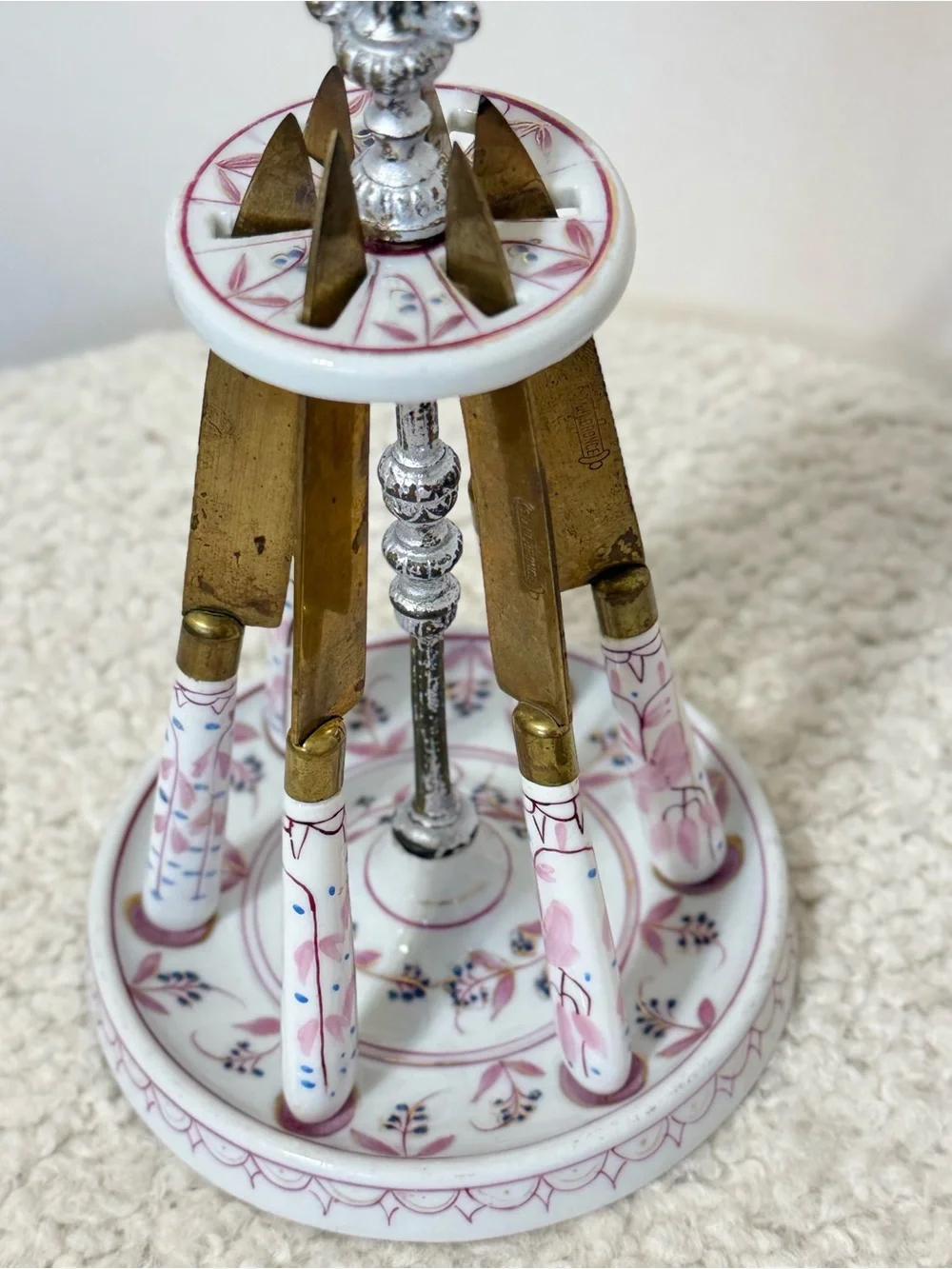 Antique Stahl Bronce Victorian Porcelain & Brass Fruit Dessert Knife Set Caddy